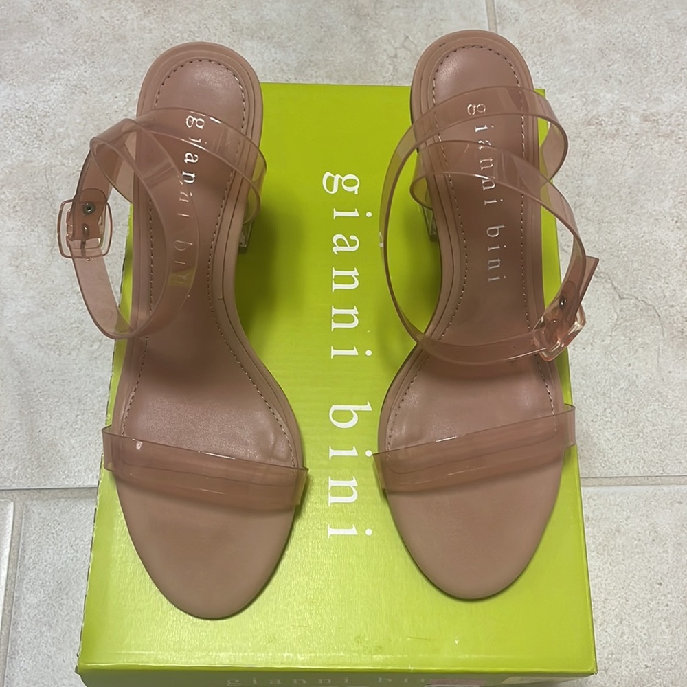 Gianni Bini nude sandals